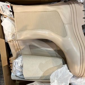 Brand new Zara boot beige